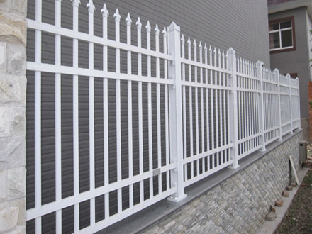 四橫杠鋅鋼護(hù)欄