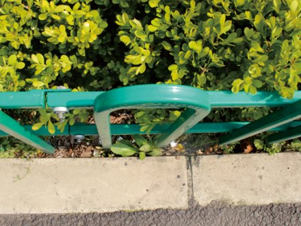 簡單介紹鋅鋼草坪護(hù)欄的相比于傳統(tǒng)護(hù)欄的優(yōu)勢